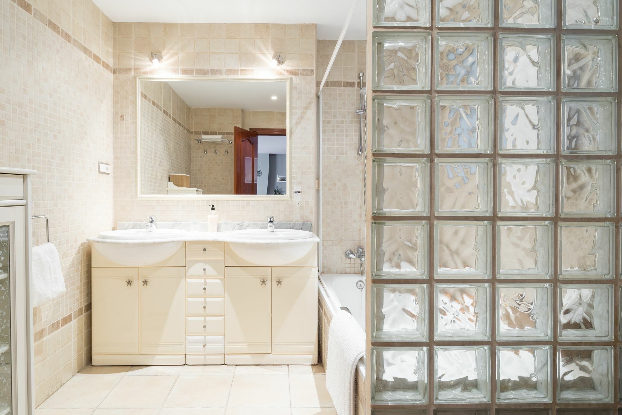 Quiet & Cozy San Fernando Apartment مالقة المظهر الخارجي الصورة